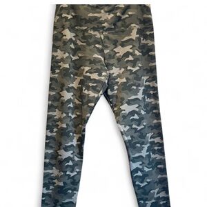 Casablanca by Marrakech Clothing Co. Women’s Camo Leggings Size M